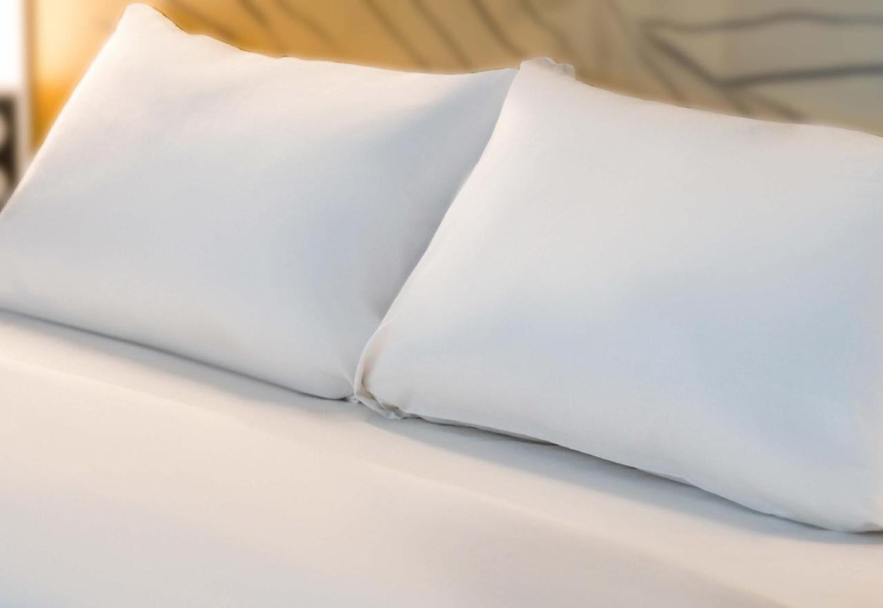 B&B Hotel Massieux Genay Bagian luar foto