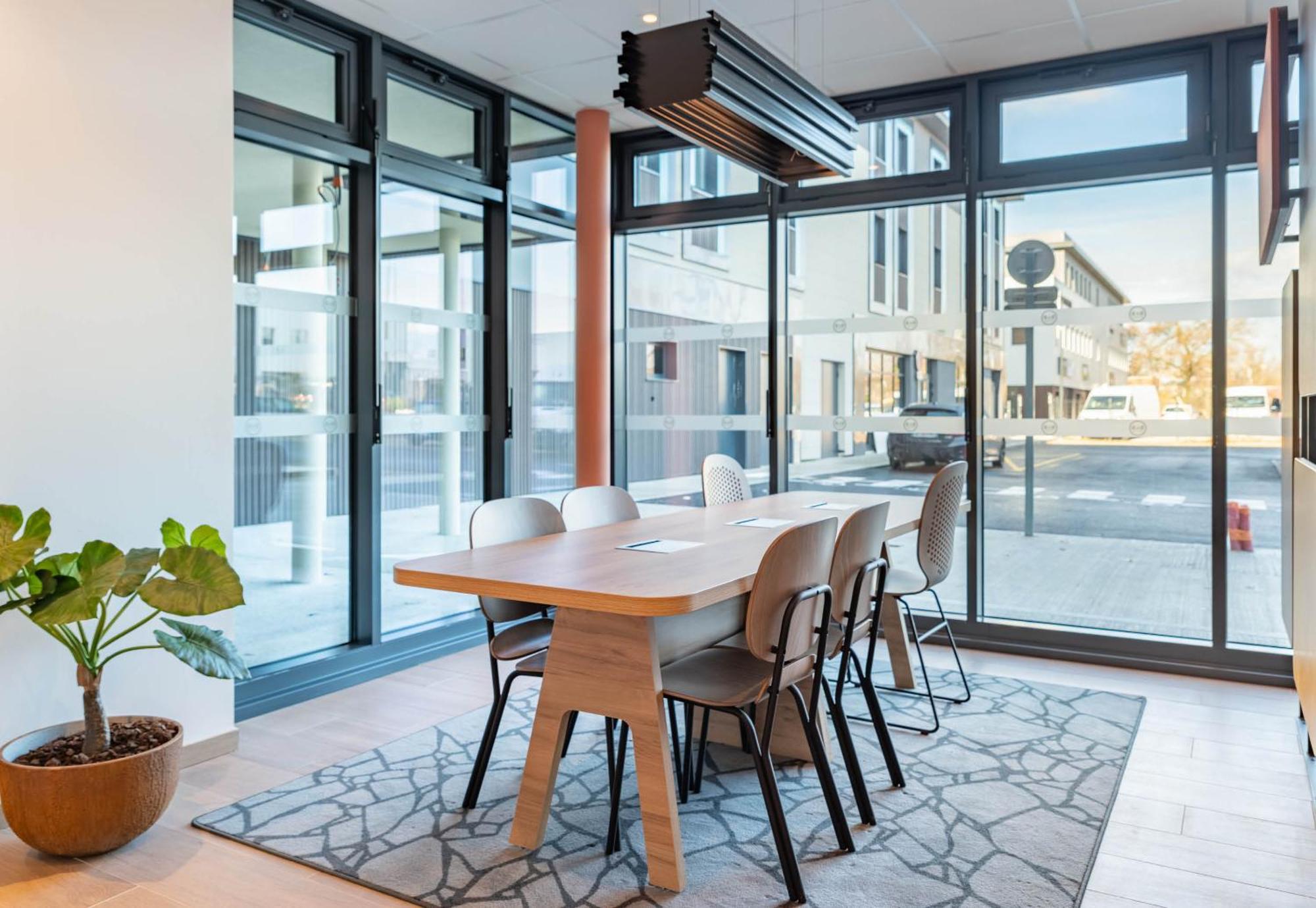 B&B Hotel Massieux Genay Bagian luar foto
